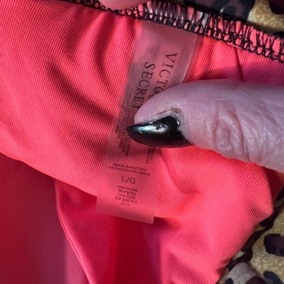 🐆🐆LIKE NEW VICTORIA SECRET’S CLASSY BIKINI SZ L🐆🐆 - Picture 2 of 8